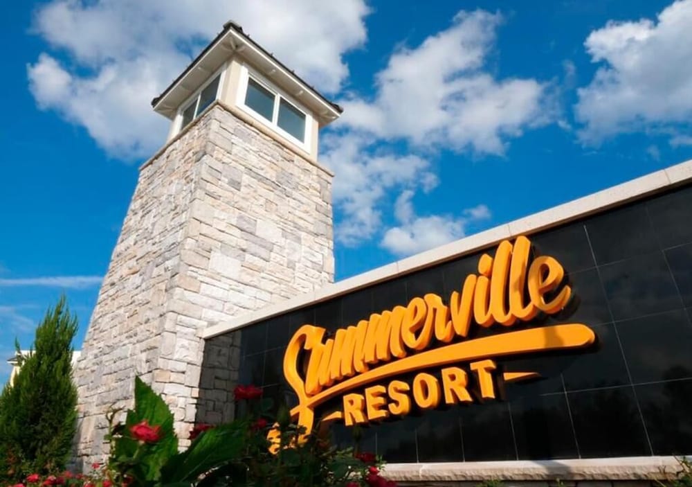 Upscale Townhome W/pool Access! 5 mi. to Disney! - Image 1