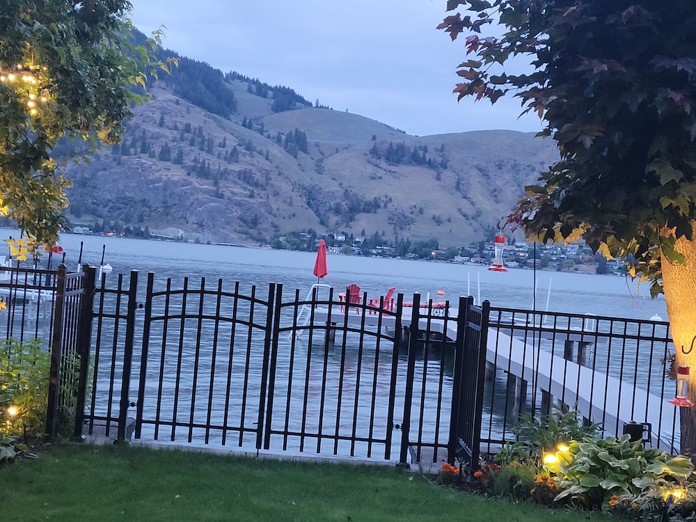 Vernon Vacations - OKeefe's Landing Bed  Breakfast - Property Image 14