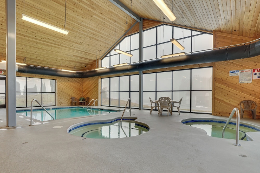 Smokies Condo 3 Mi to Nat'l Park + Hot Tub Access