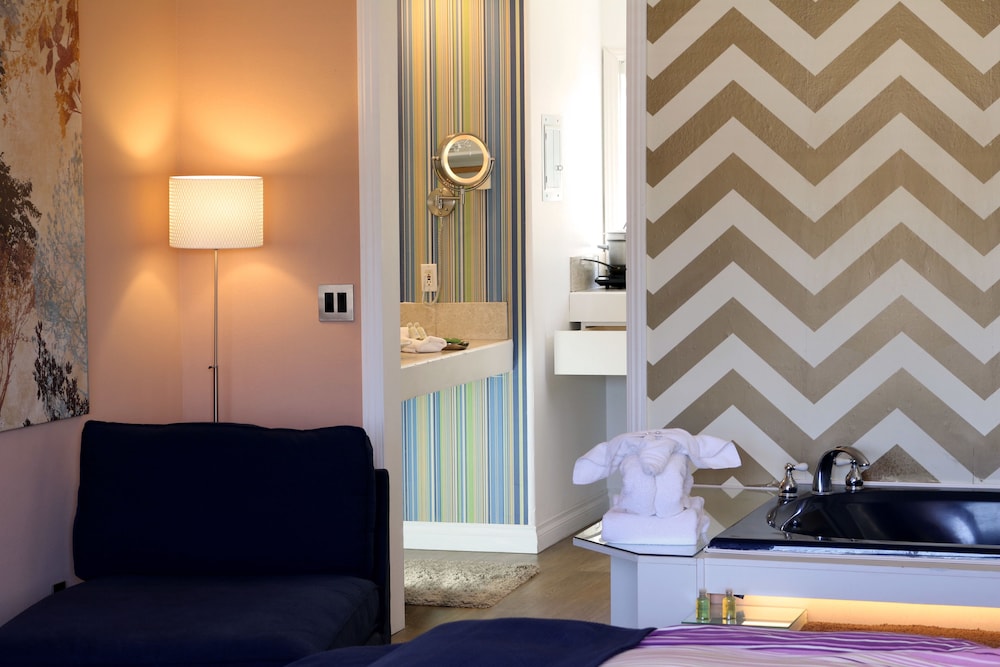 Big Bear Spa Suites