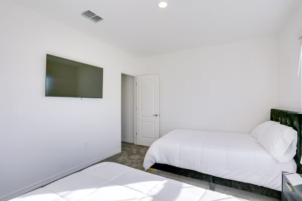 Palm Breeze Lux Stay - Port St. Lucie