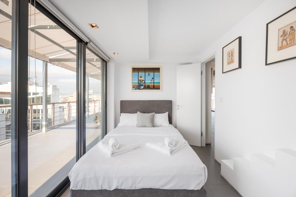 Spacious Loft in Gazi