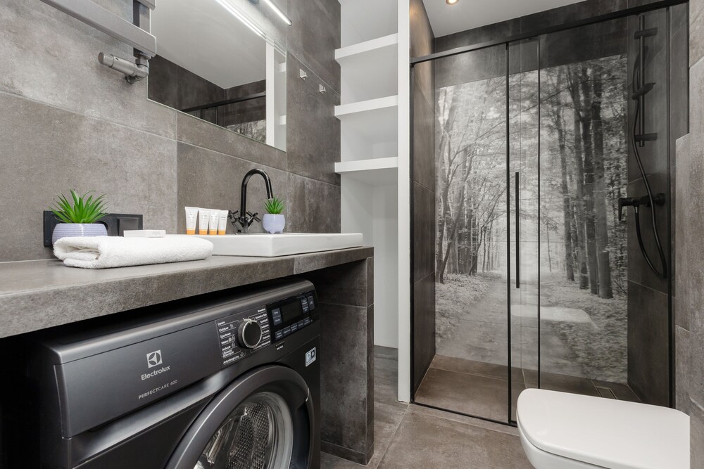 Minimalist Apartment Warsaw by Renters view 4