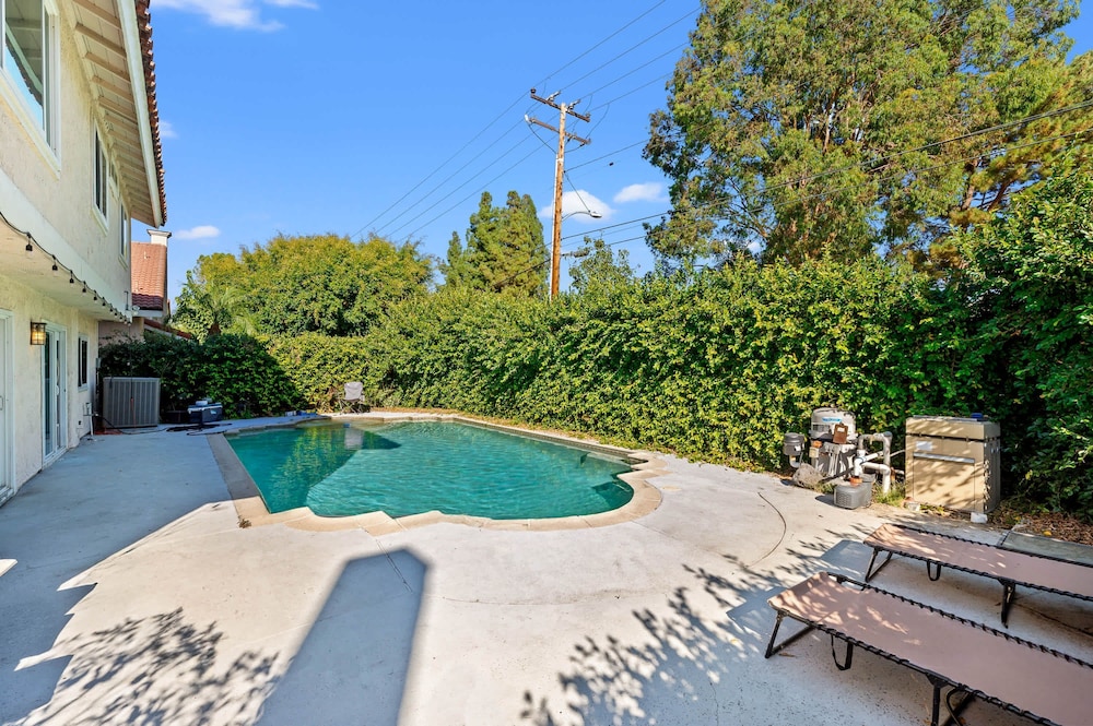 Spacious 4BR Family Retreat w Private Pool