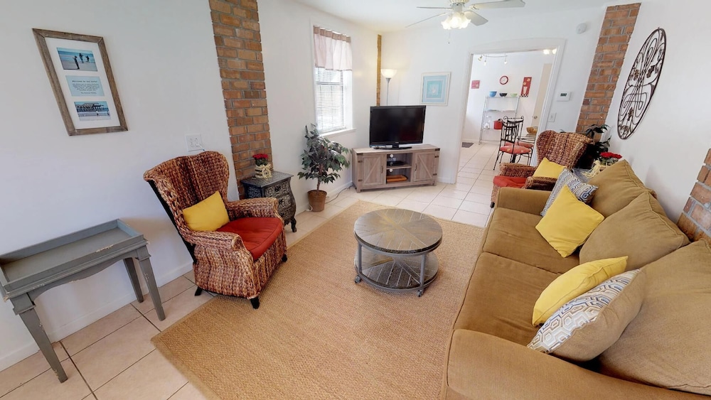 1603 Lovell Avenue Manor by Tybee Vacation Rentals