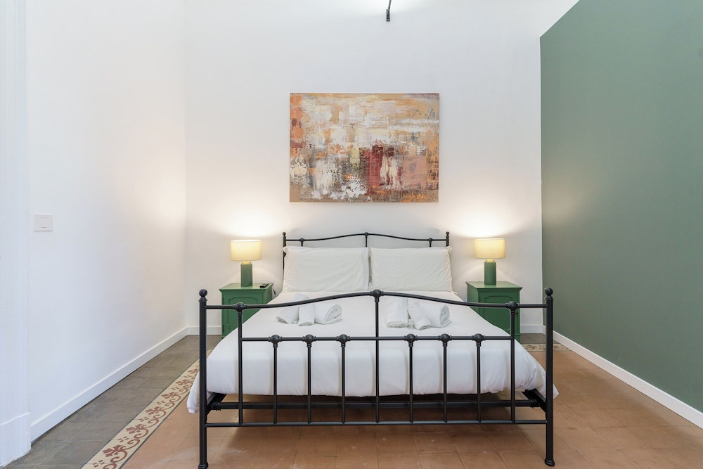 KleoSuites