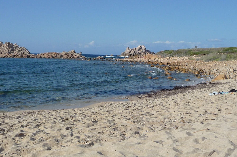 Sea View Apartment, Only 6 Mins Walk To Beach photo 2
