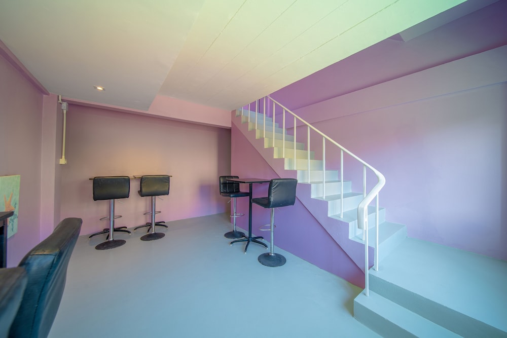 UrbanNest Hostel