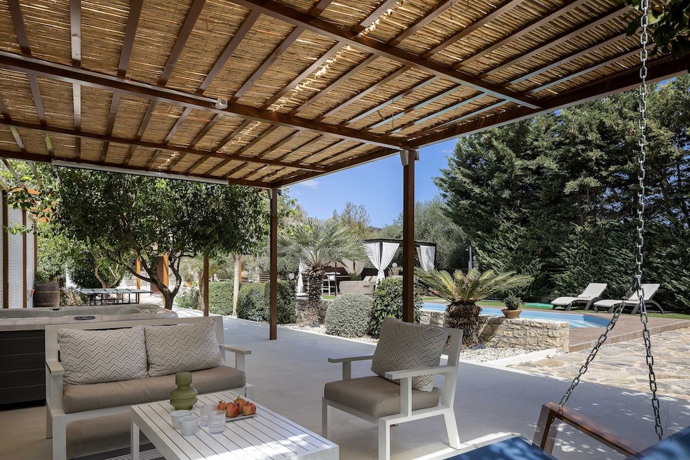 Maratho Villa - With Private Pool