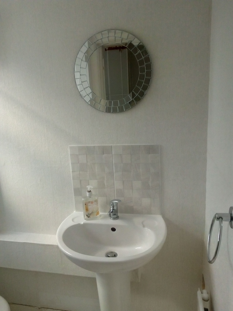 Guildford Vacations - Rooms in Guildford Surrey - Property Image 6