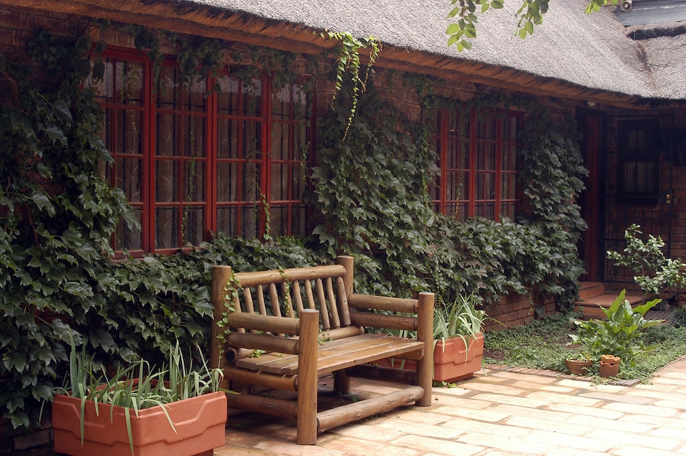 Foundry Guest Lodge