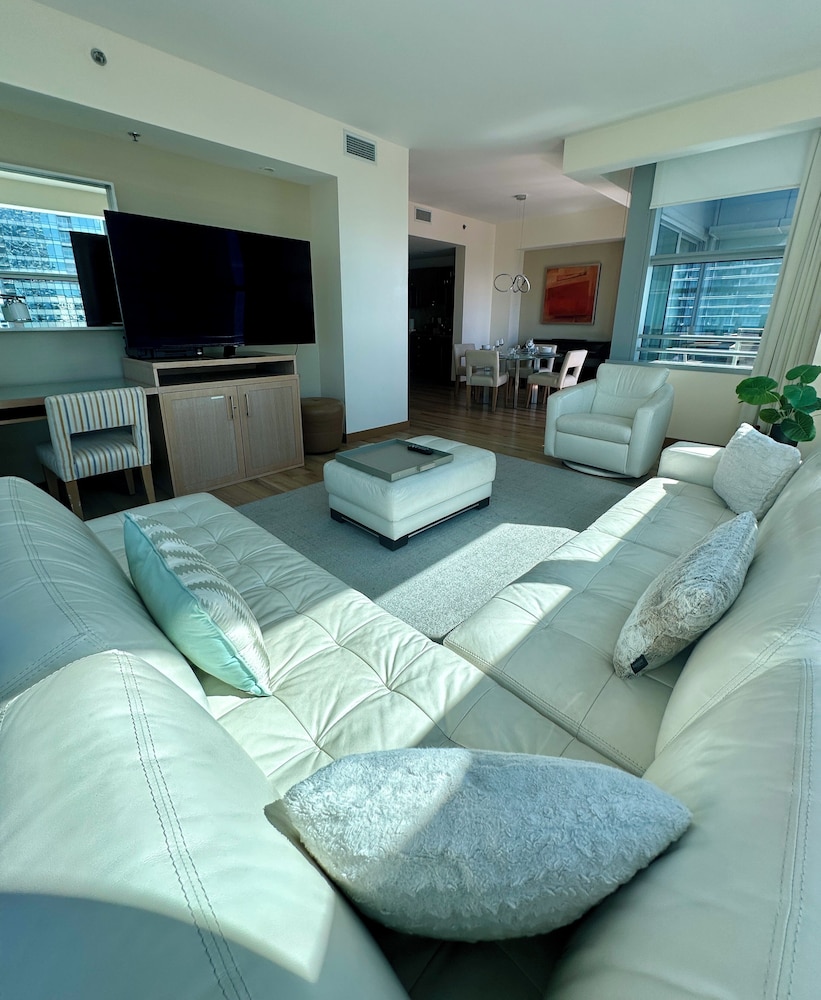 Brickell Sea View 2BR Free Parking by Palermo Home