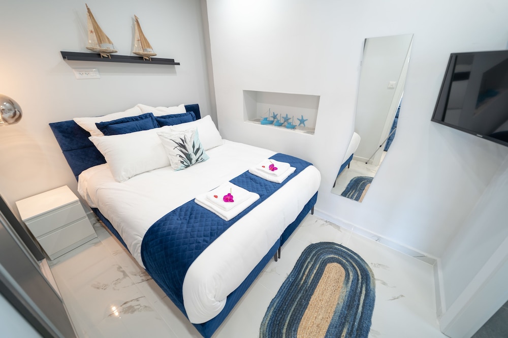 Boutique and garden apartments in Hawaii complex by YalaRent - Families only view 4