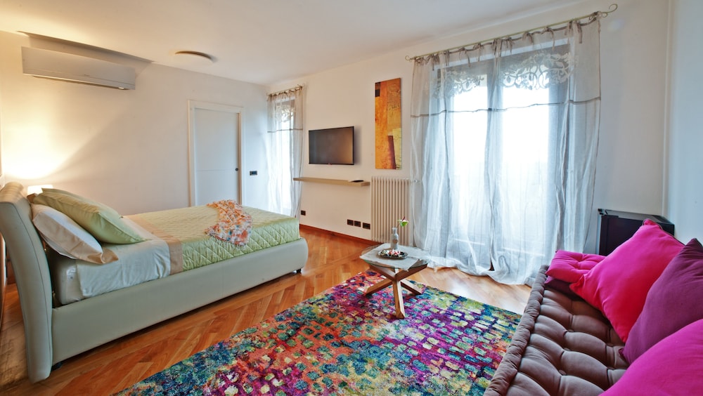 B&B LaTosca view 4