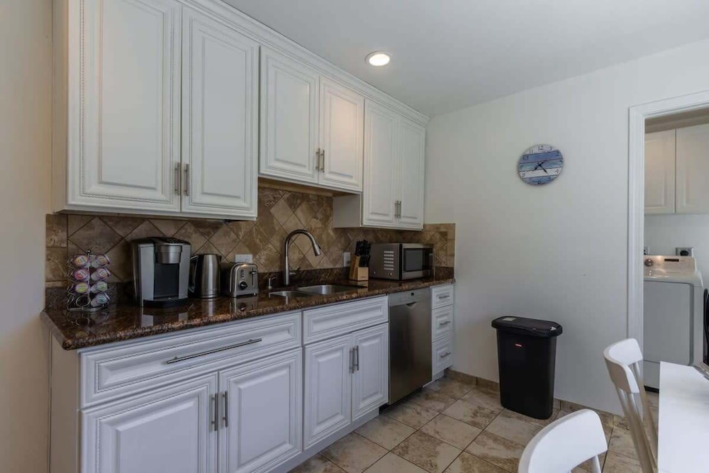 @ Marbella Lane - Convenient Home in Sunnyvale