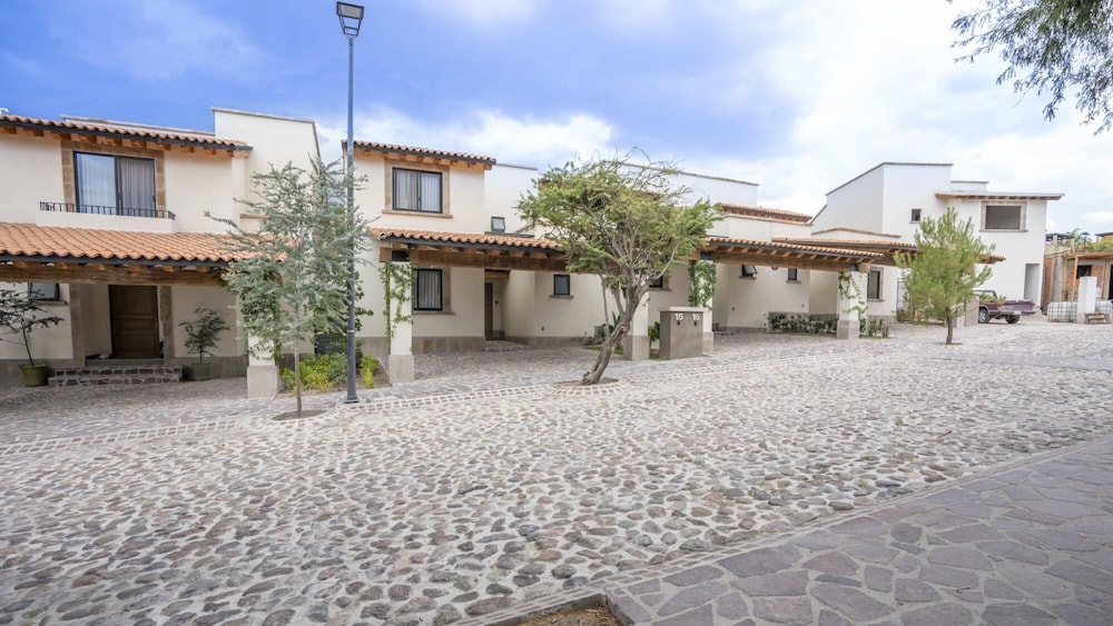 Experience San Miguel Nestled in Nueva Escondida view 3