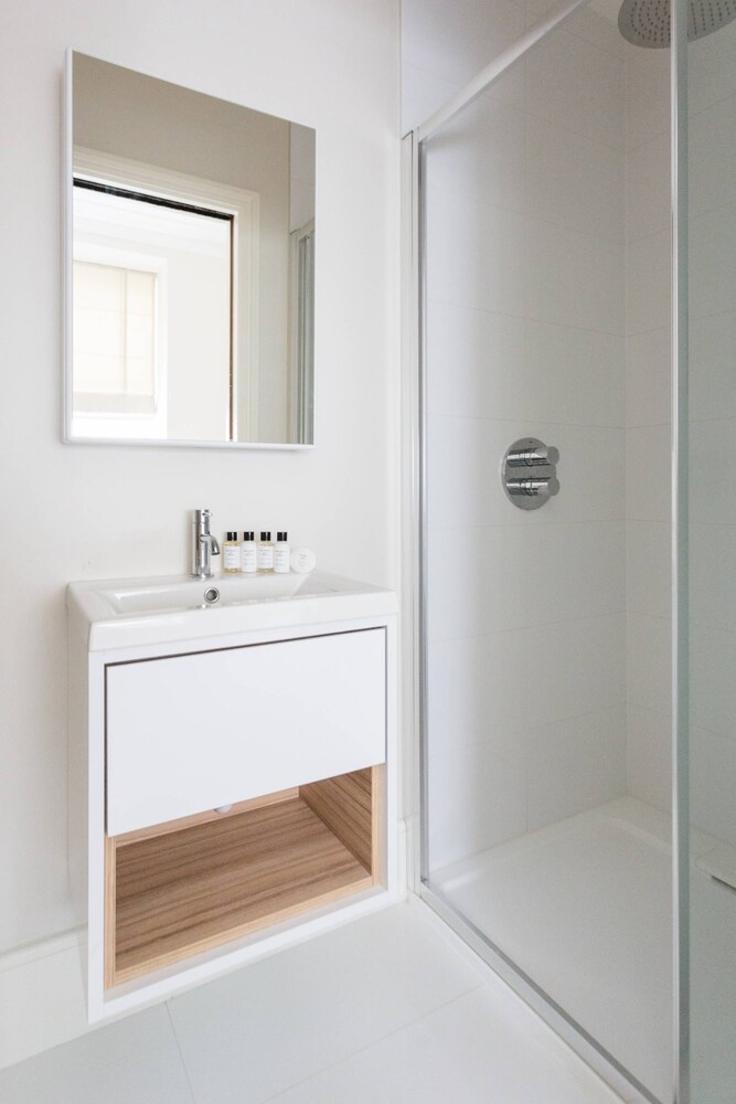 Brunswick Gardens II by Onefinestay