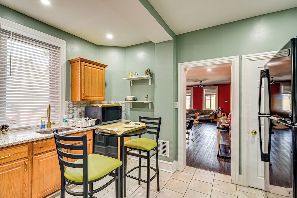Walkable Neighborhood: Updated Morton Home!