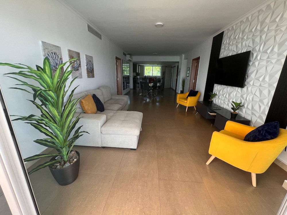 Apartment in the Causeway Amador