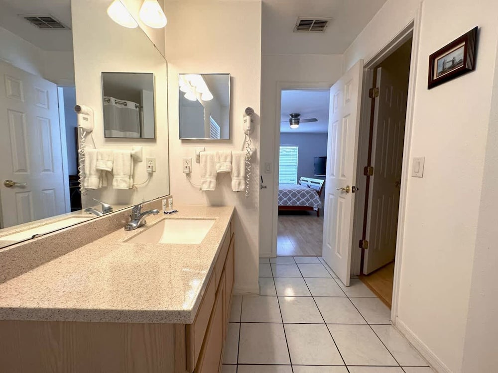 Less Than 10 Minutes From Disney 3Bd Villa With Pool