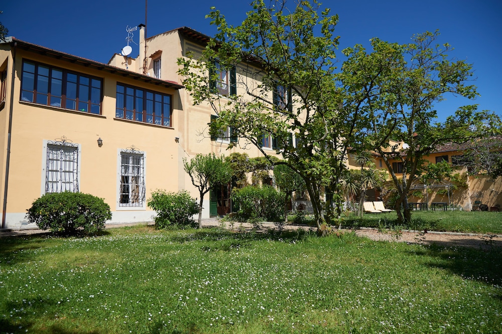 Ape Rosa Relais
