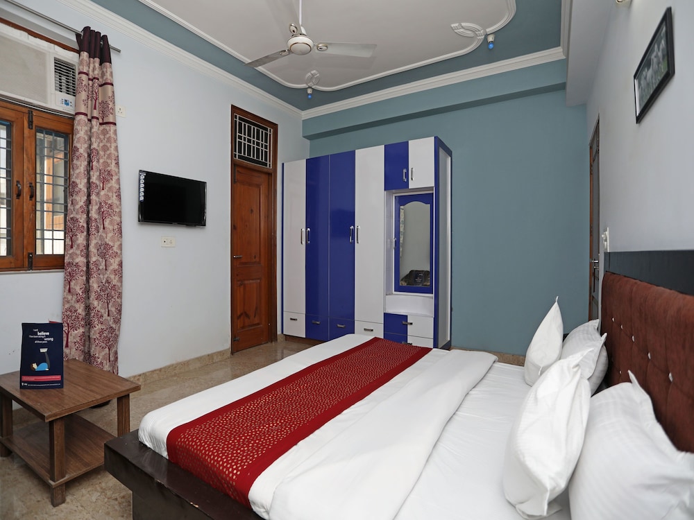 OYO 12502 City Hotel