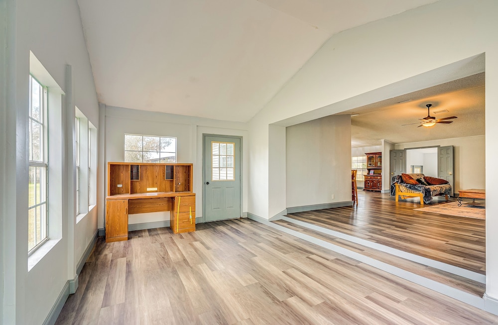 Charming Farmhouse in Morriston w/ Fenced Yard