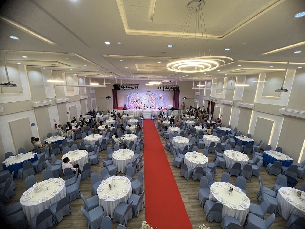 meeting & event spaces