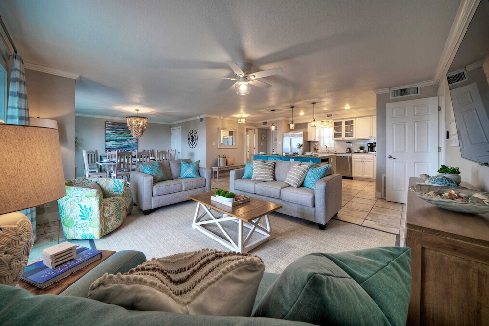 Gulf Views + Pools, Tennis, Pickleball & Beach Access Awesome Beachfront by Avantstay
