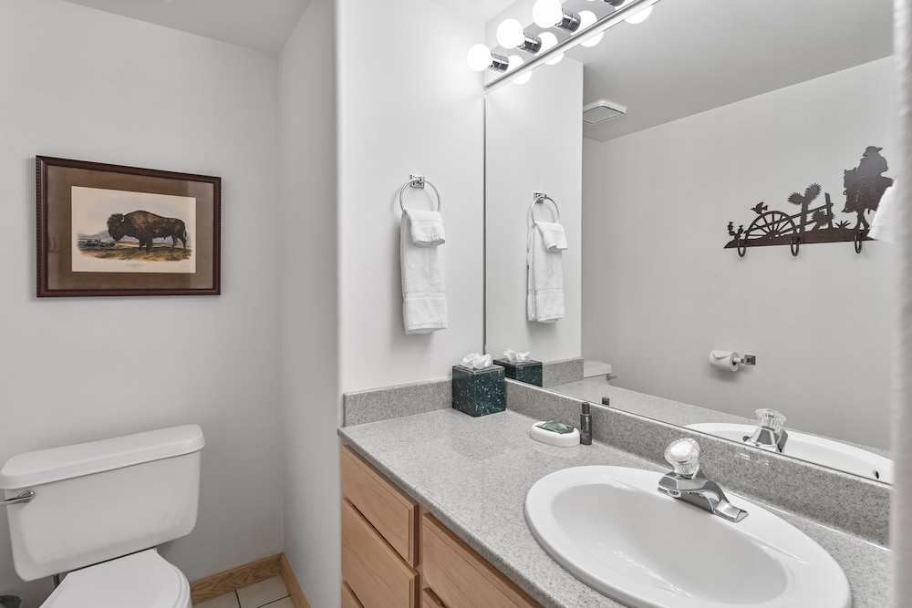 Boulder Creek at Deer Valley Resort - Three Bedroom Condo with Hot Tub #1119 3 Condo