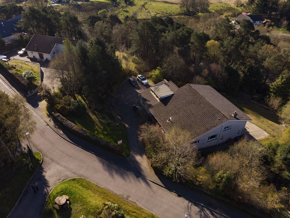 Braeburn Guest House / B&B