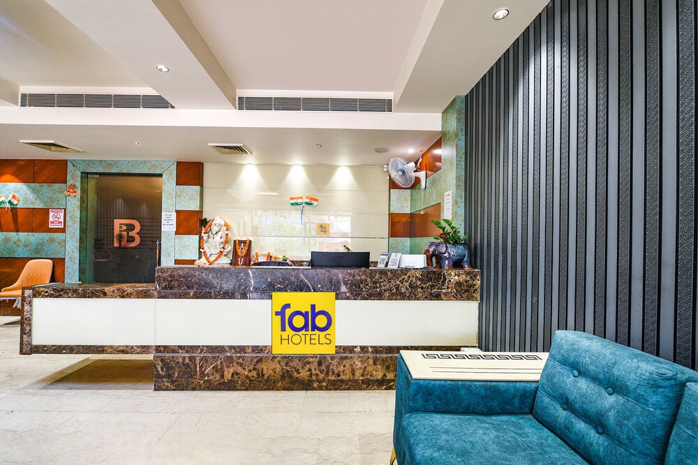 Lobby & Reception