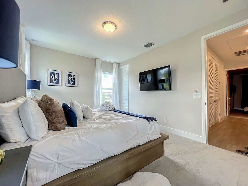 Reunion 3BR Villa Near Disney + Pool Access