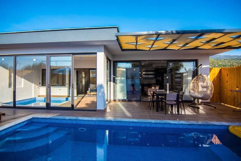 Exclusive Sheltered Villas