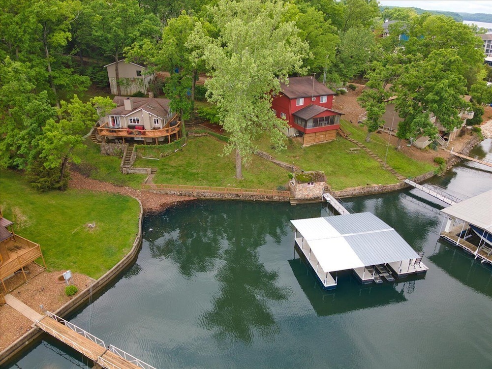 Lakefront Oasis With Skylights & Covered Boat Slip For Extra Adventure