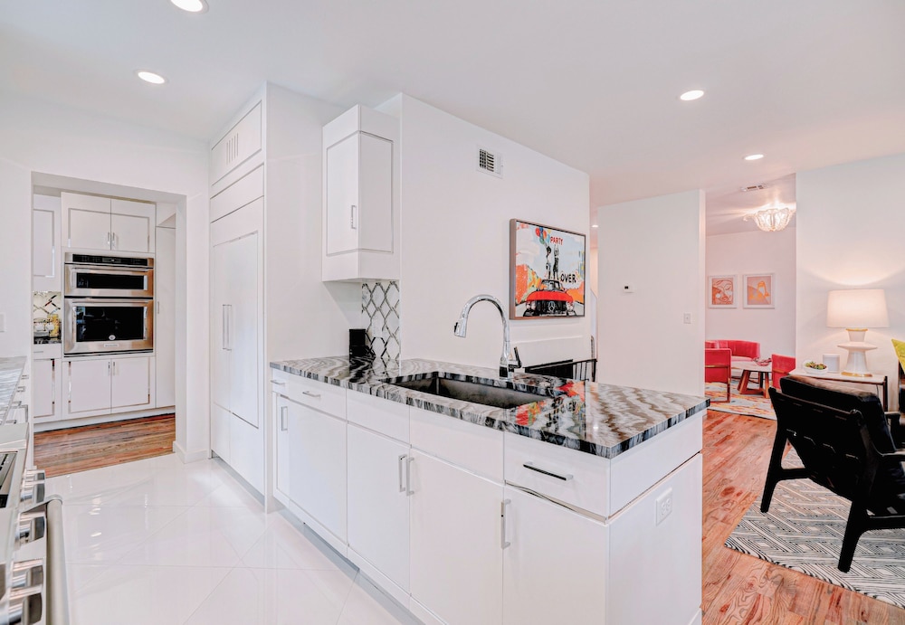 Luxury 5BR House Private Studio 5mins to OU Cha