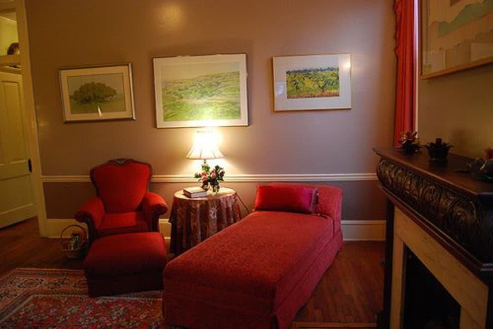 Columbus Vacations - Rothschild-Pound House Inn - Property Image 32