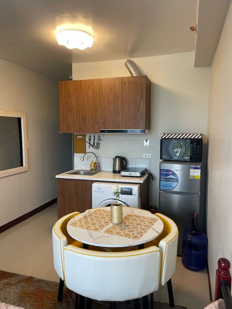 Room in Studio - Luxury Condo-sea View- Near Beach