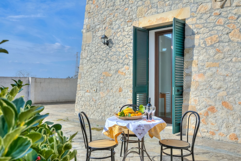 Villa Degli Dei With Garden and Pool photo 3