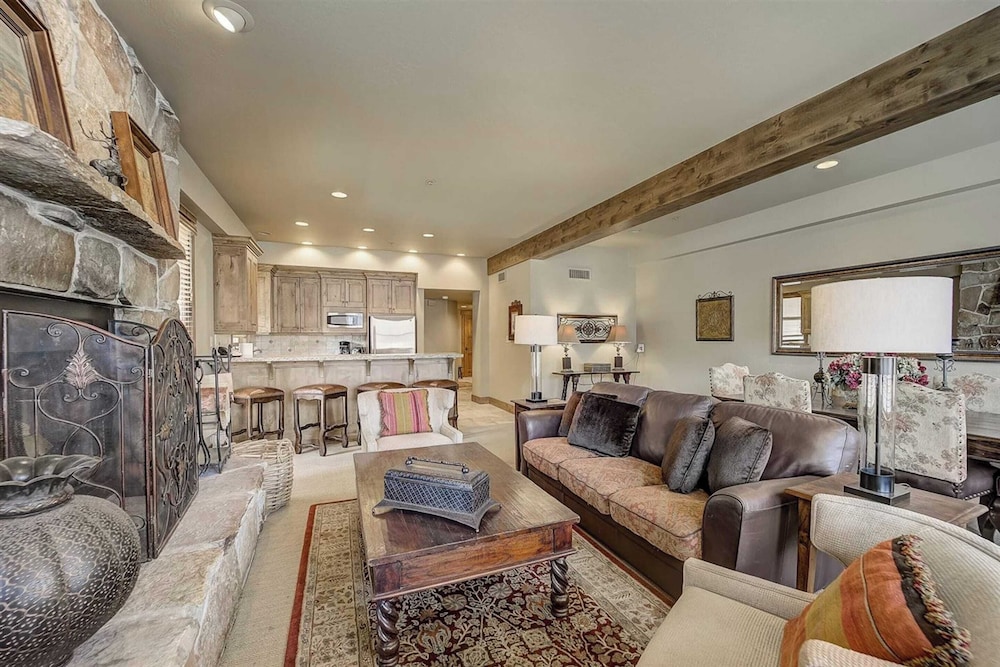 2 Ski-in/ski-out Condos w/ Hot Tubs Deer Valley Mont Cervin by Avantstay