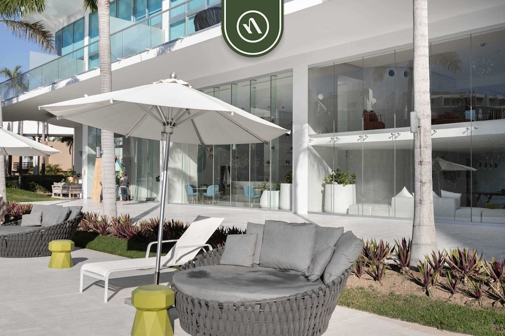 New 2BR APT - Beach Access - Pool - GYM - Jacuzzi