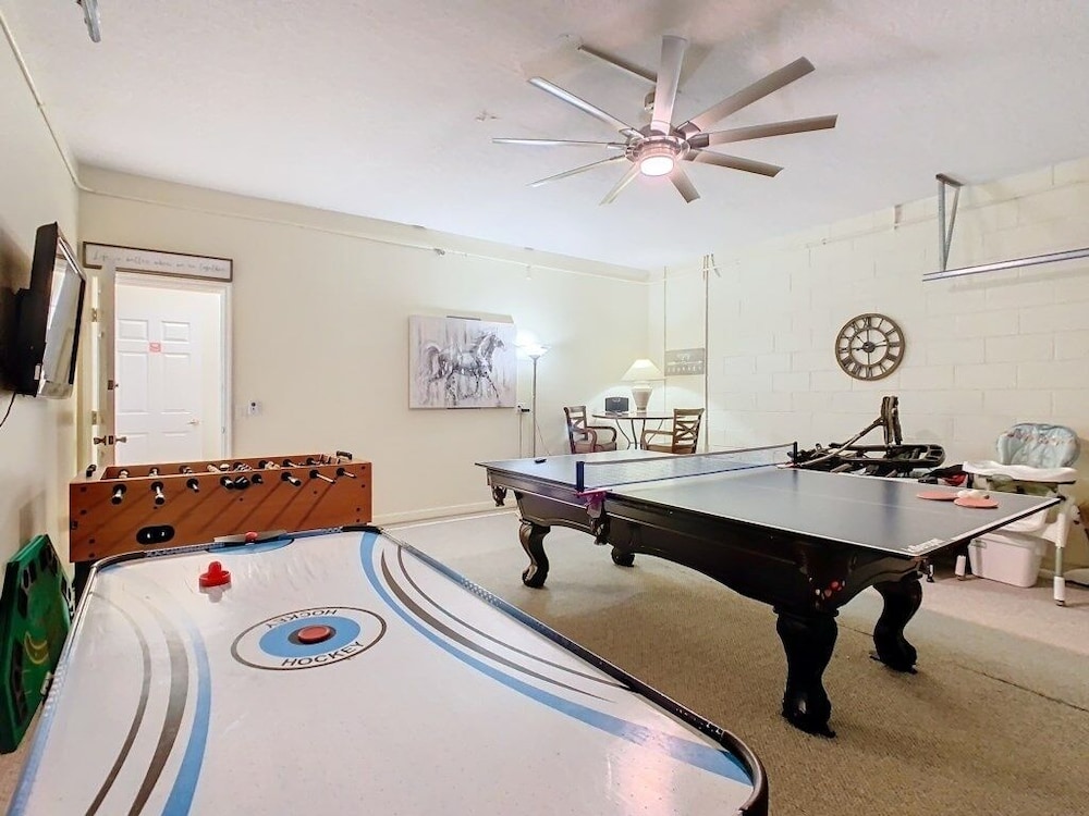 Spacious 5br Home W/ Private Pool+spa In Scenic Davenport Location 5 Bedroom Villa