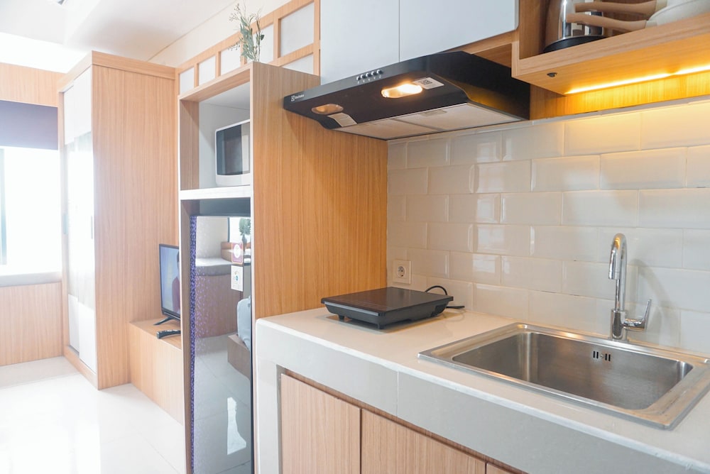 Cozy And Simply Studio Apartment Pollux Chadstone