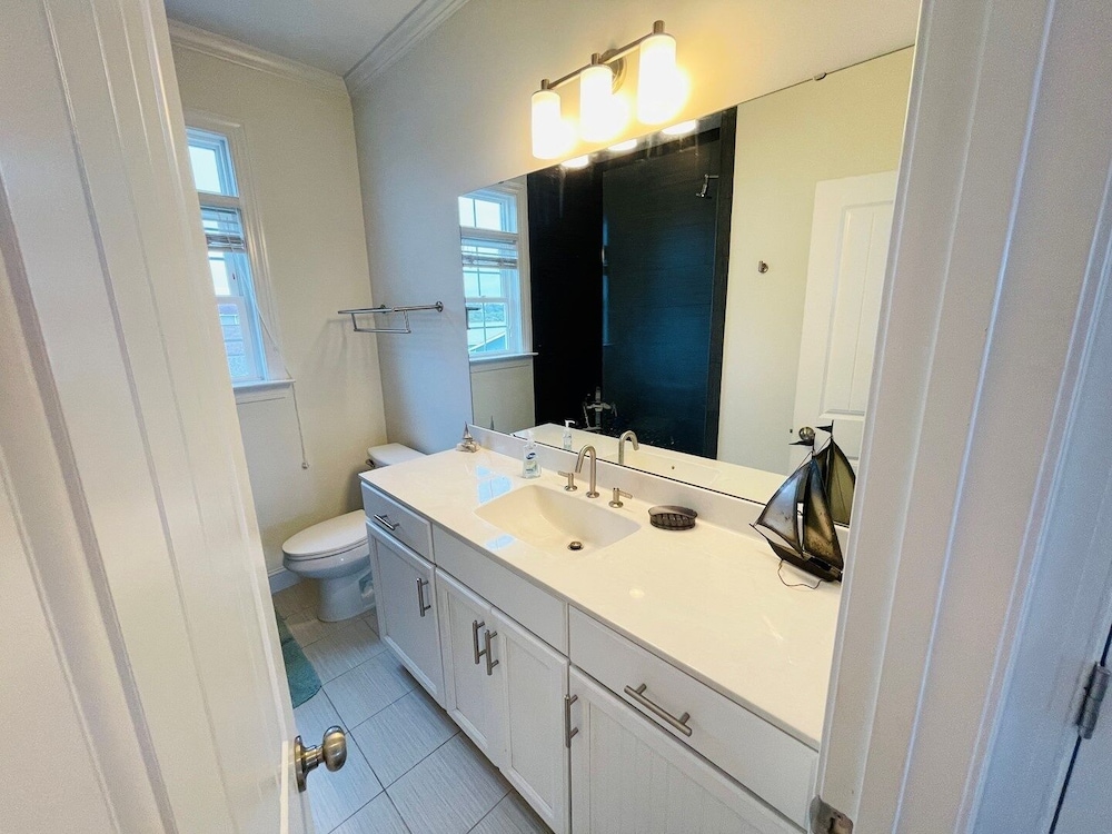 Compass Rose 4 Bedroom Home by RedAwning