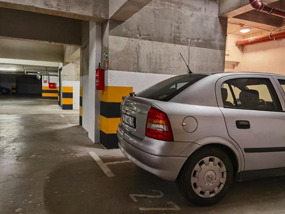 Mendula - Private Garage - A1 view 5