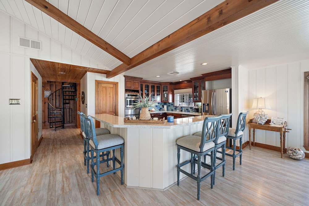 Reelview by Ryson Vacation Rentals