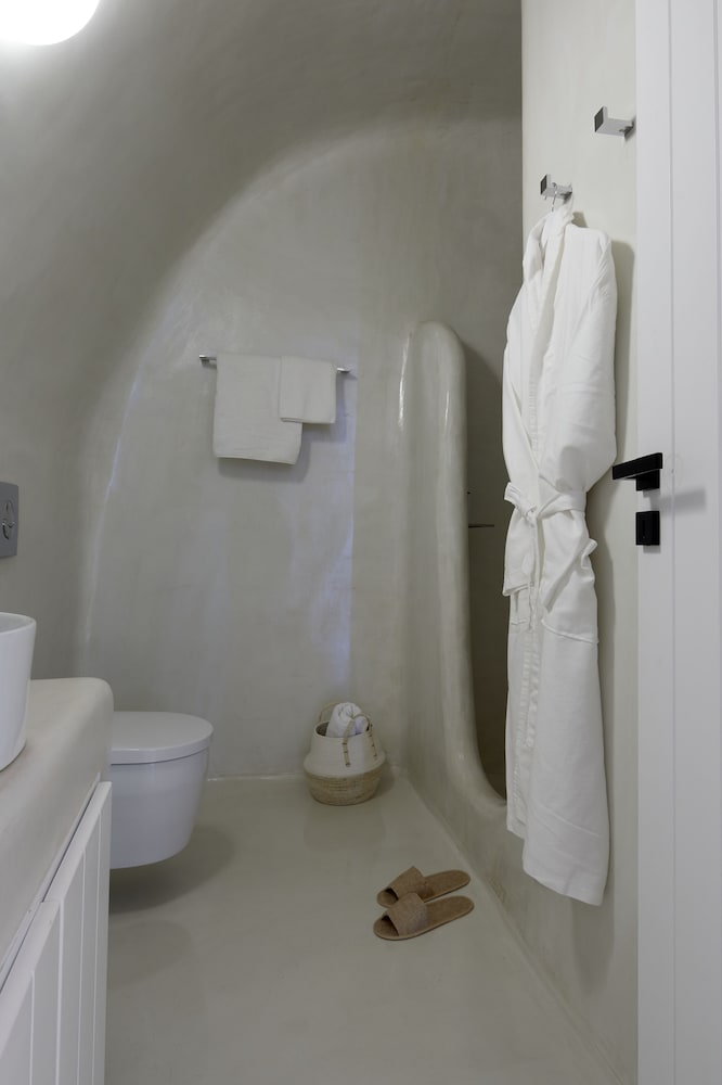 Olea Cave House