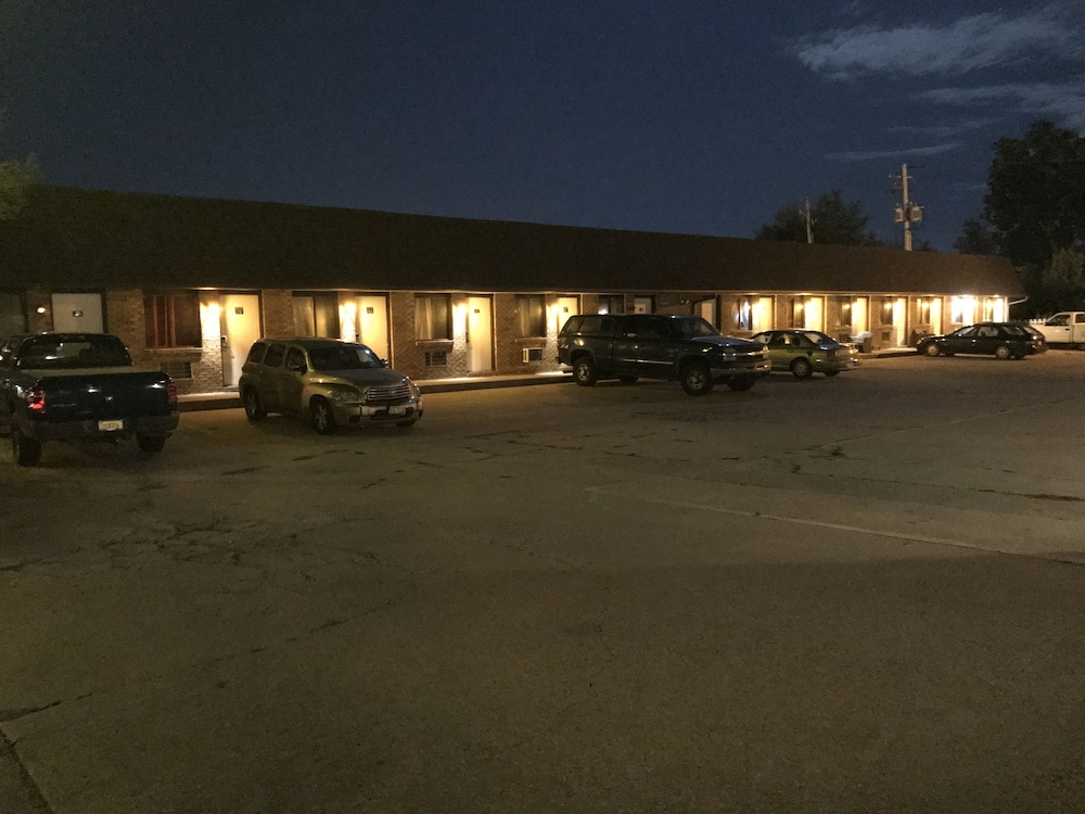 Heritage Inn Mahomet view 4