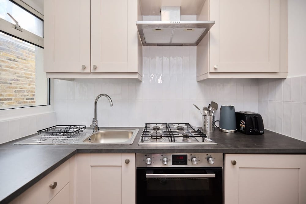 The Maida Hill Hideout - 2bdr Flat With Courtyard