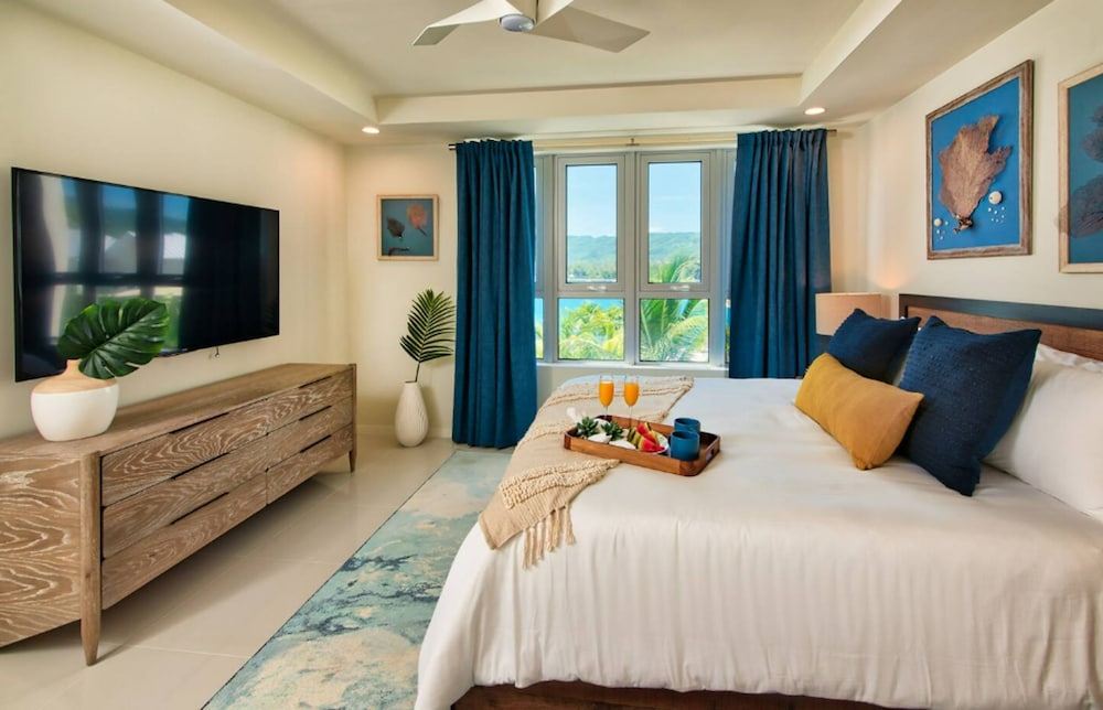Luxury Oceanfront Residence Condo at Soleil Residences